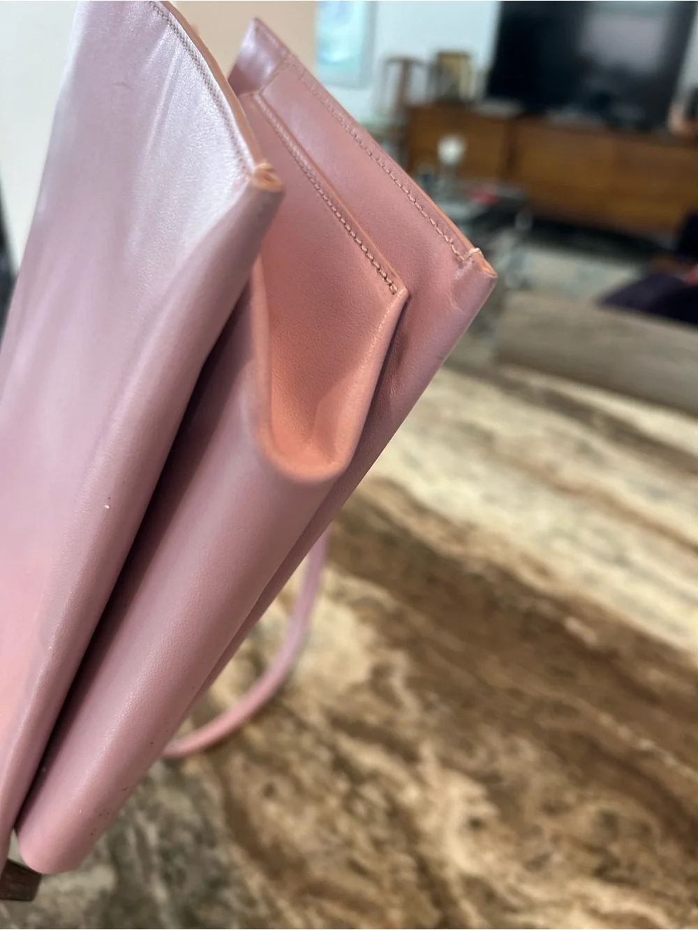 Everlane Lilac Pink the lunch box Bag made in Italy a few scuffs wear